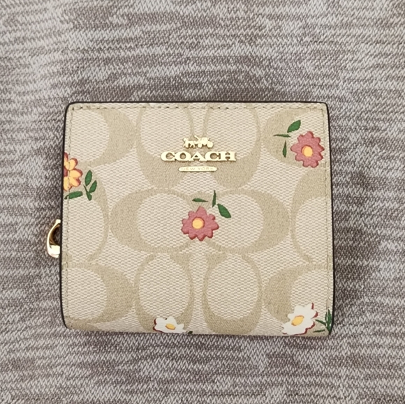 COACH Snap Wallet w/ Nostalgic Ditsy Print - Picture 3 of 8
